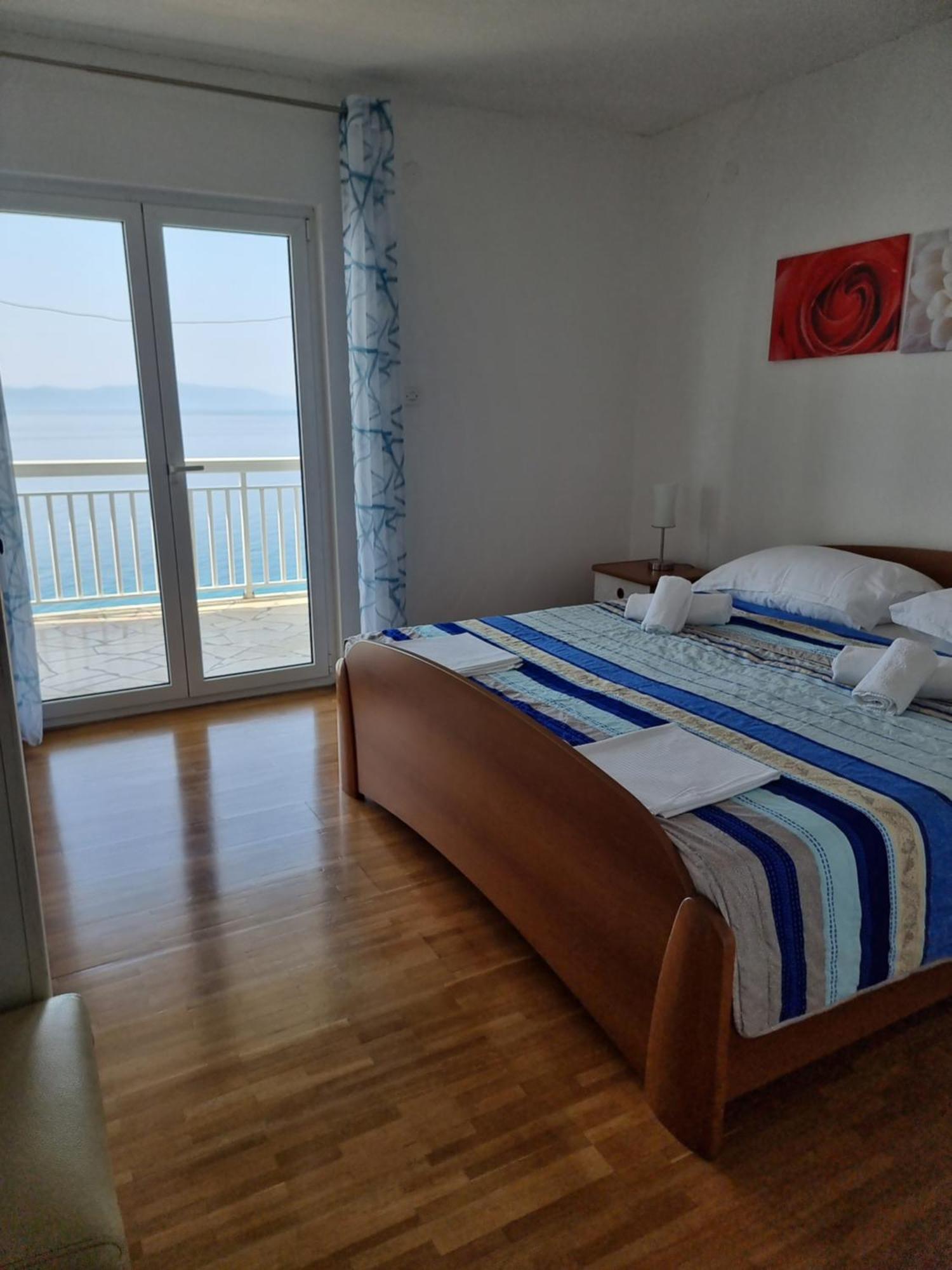 Apartmani Anda Zivogosce Bilik gambar