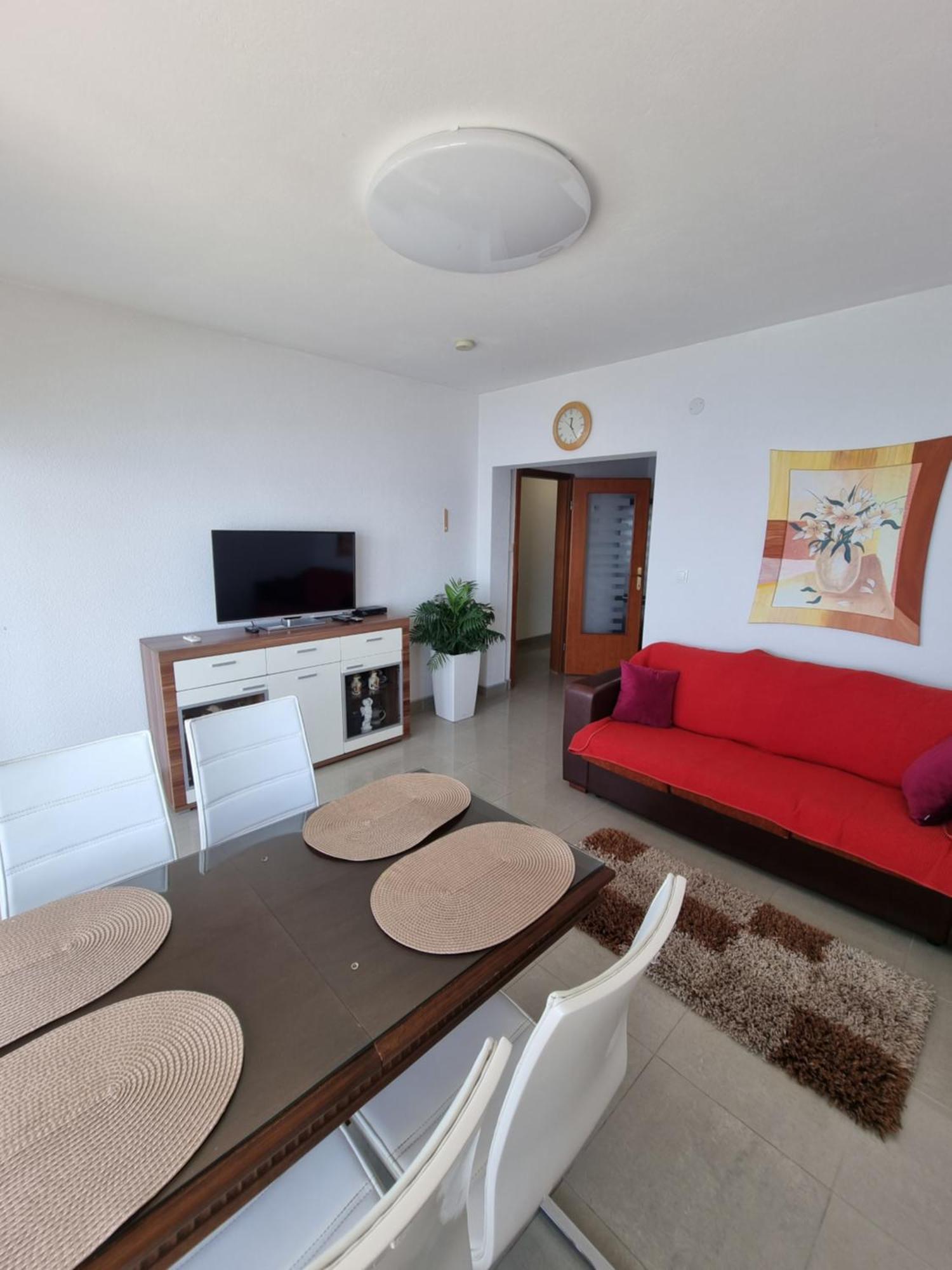 Apartmani Anda Zivogosce Bilik gambar