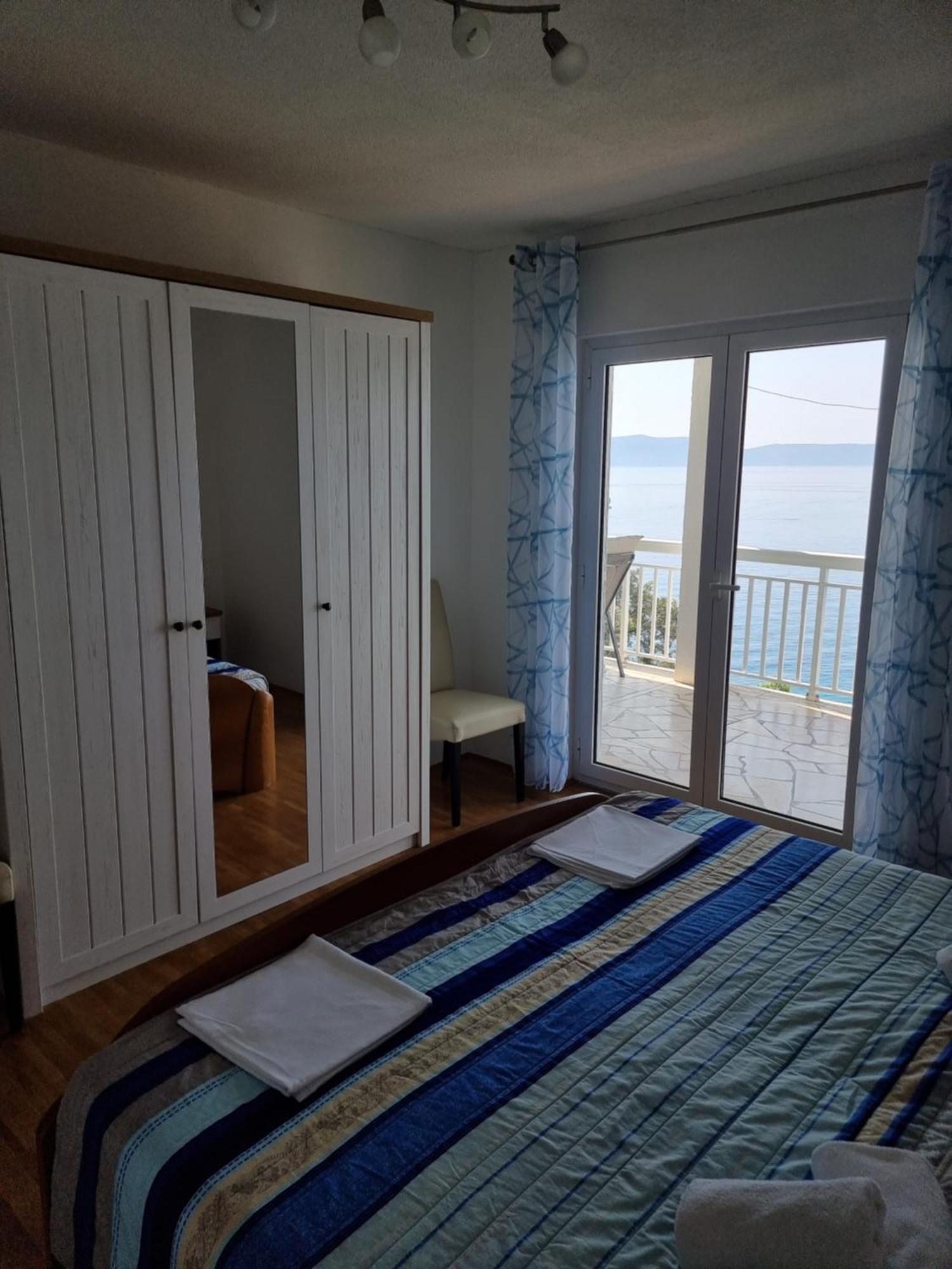 Apartmani Anda Zivogosce Bilik gambar