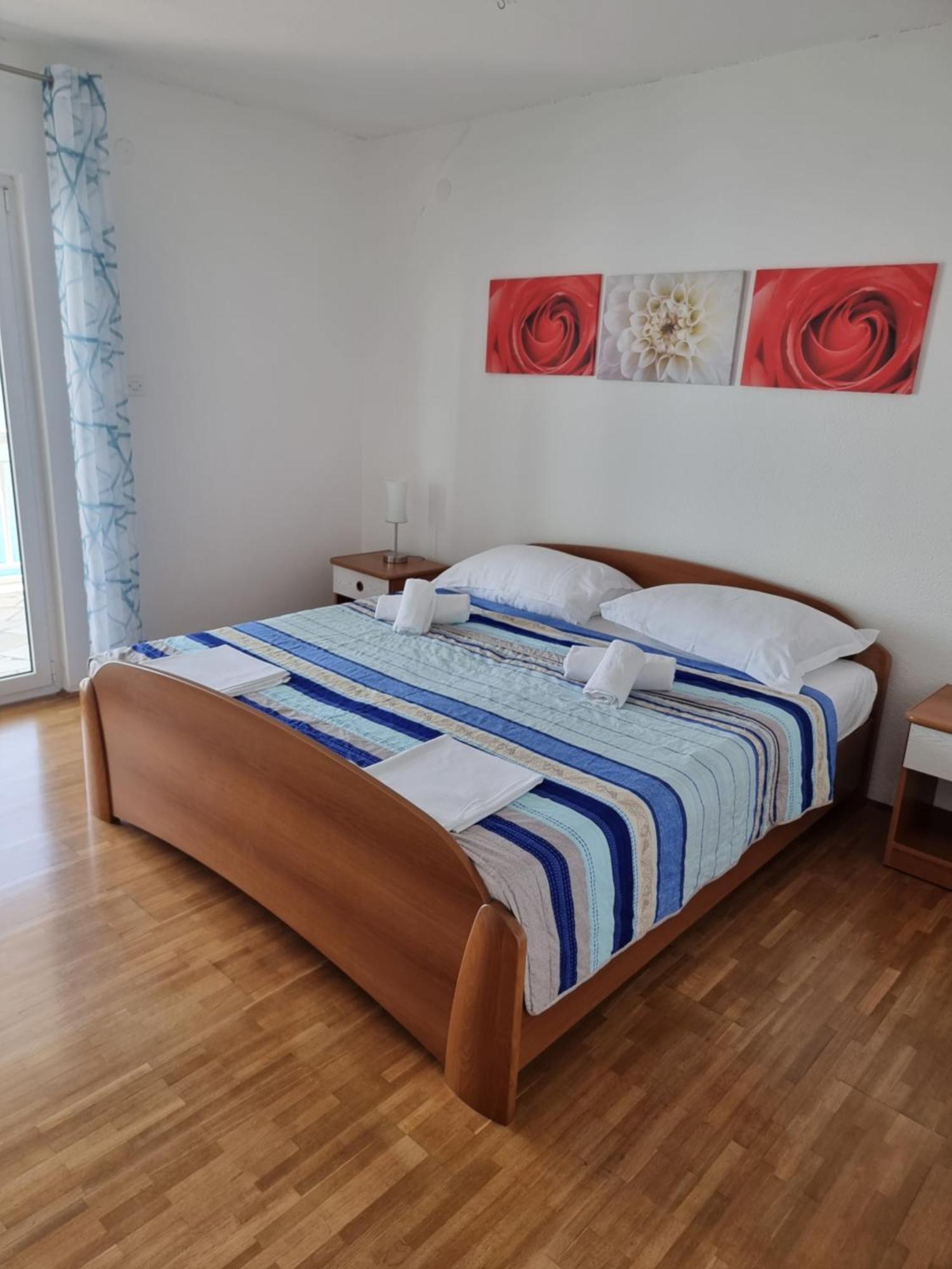 Apartmani Anda Zivogosce Bilik gambar